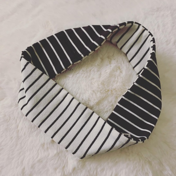 ivivva black and white striped headband - Picture 4 of 4